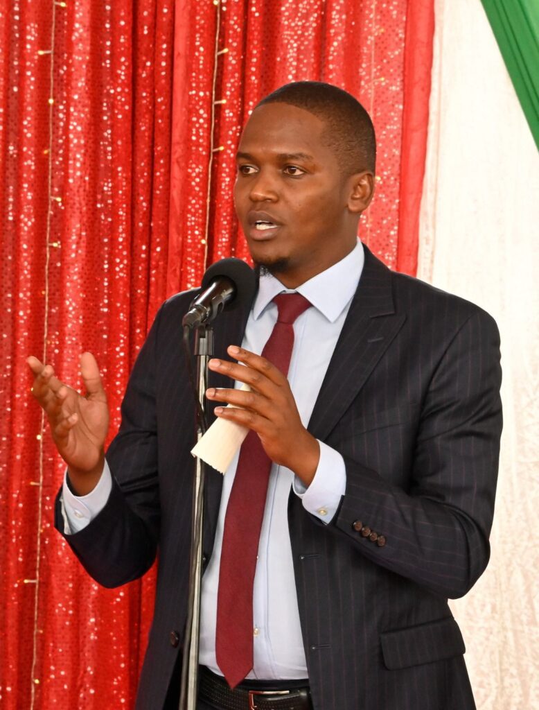 Hon Allan Chesang addressing the meeting at Statehouse, Nairobi.
